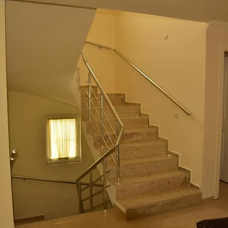 Villa Emerald 3 *
